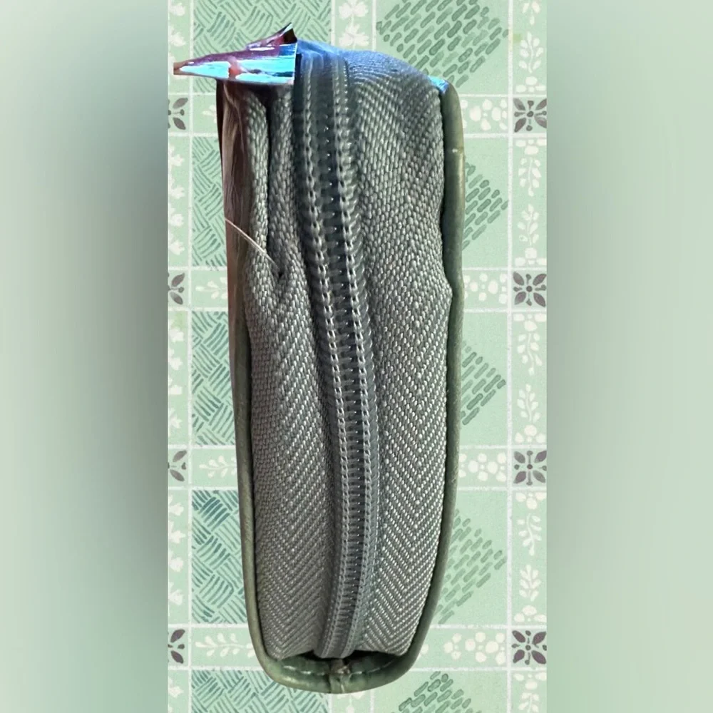 Stone Mountain Leather Wristlet/Wallet with Rechargeable Phone Battery NWT